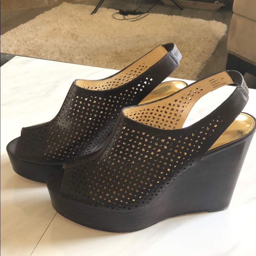 COACH OPEN TOE WEDGE SHOES. DARK BROWN SIZE 10.